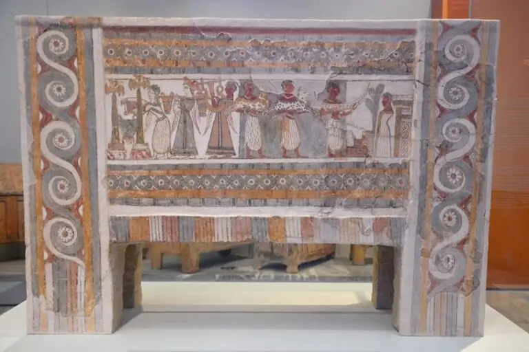 Minoan Art – Exploring the Ancient World of Minoan Artifacts