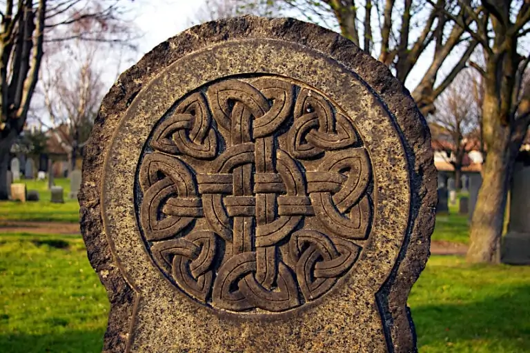 Celtic Knot – History and Meaning of the Celtic Knot Symbol