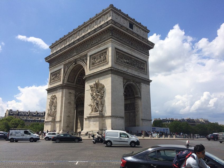 Who Built Arc de Triomphe